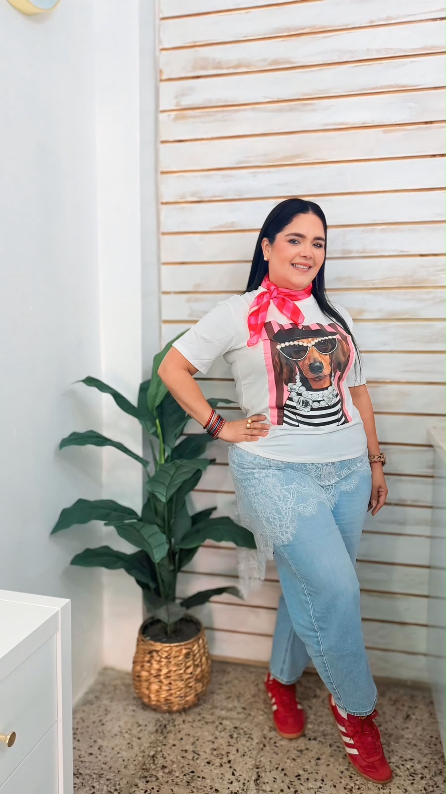 Dachshund lace T-shirt